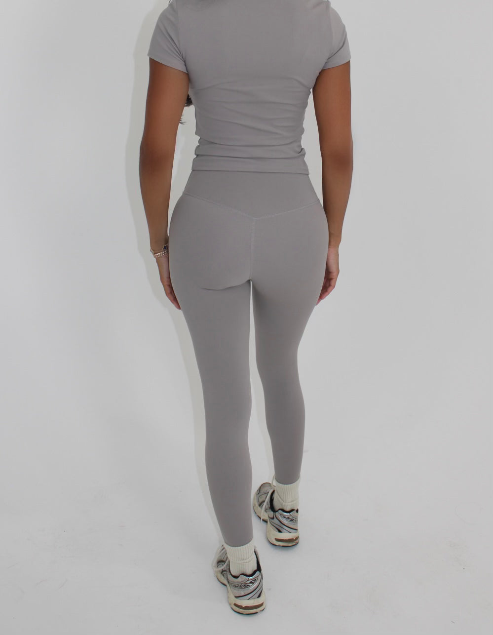 THE BASIC LEGGINGS - STONE GREY